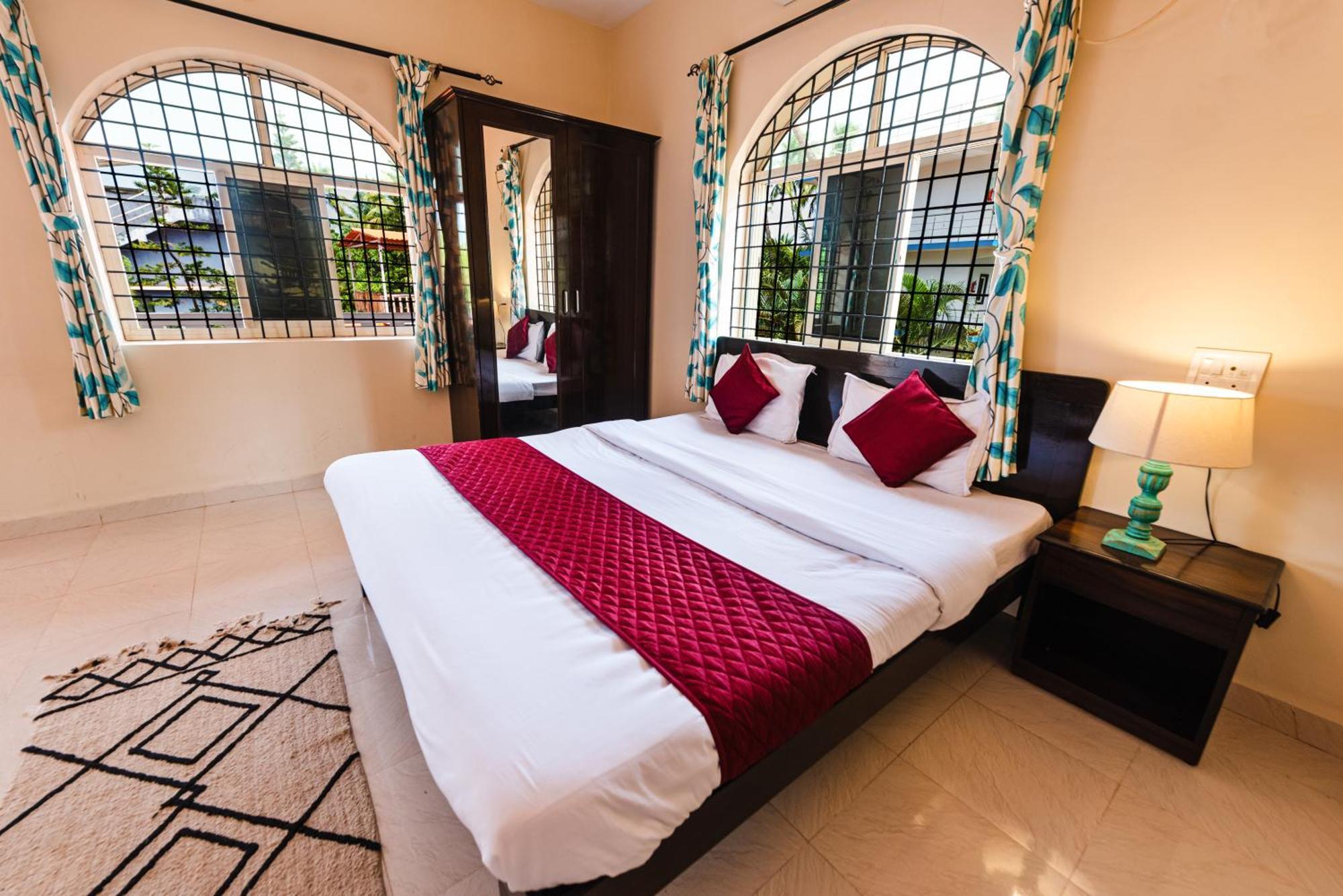 Hotel La Paulo'S Near Beach Resort Morjim Exterior photo