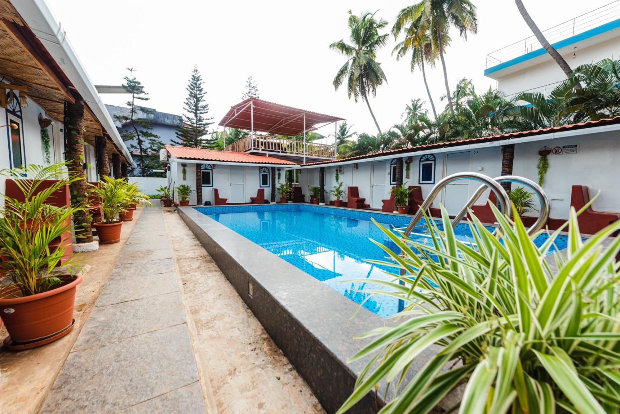 Hotel La Paulo'S Near Beach Resort Morjim Exterior photo